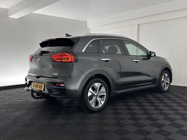 Kia e-Niro ExecutiveLine 64 kWh [ 3-Fase ] 2021 Elektrisch 6