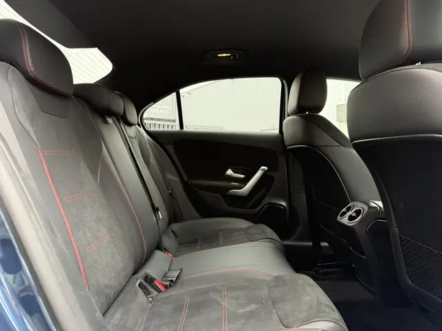 Mercedes-Benz A-Klasse 200 Aut. AMG Sport 2020 Benzine 13