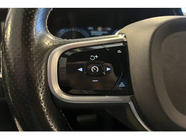 Volvo V90 T4 190pk R-Design 2018 Benzine 18