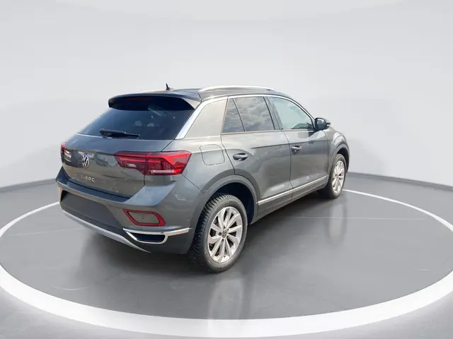 Volkswagen T-Roc 3