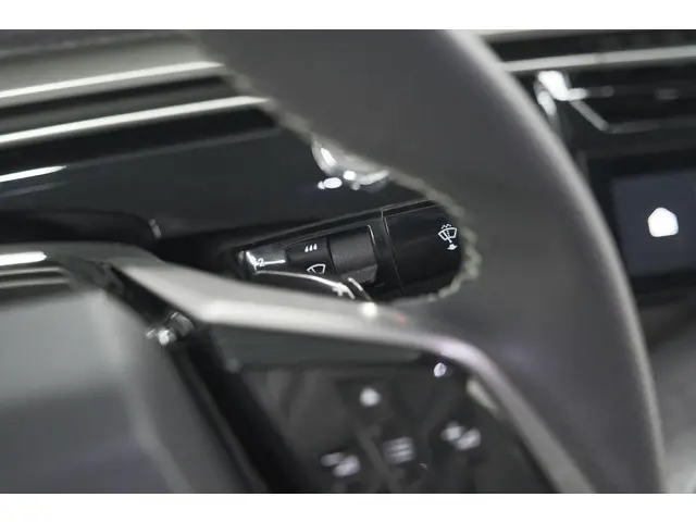 Peugeot 3008 1.2 Hybrid 145 GT 2025 Hybride Benzine 35