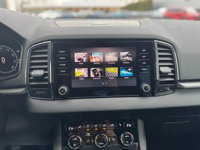 Škoda Karoq 1.0 TSI Business Edition 2022 Benzine 35