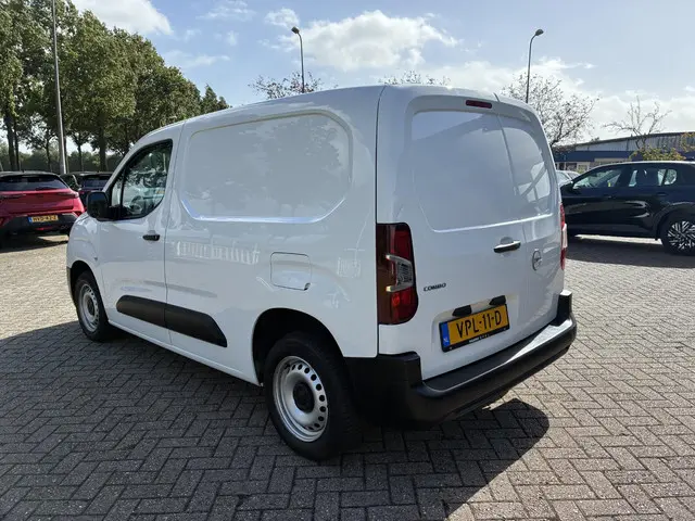 Opel Combo 1.5 Turbo 102Pk L1H1 Edition 2022 Diesel 33