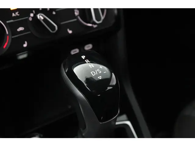 Volkswagen T-Cross 1.0 TSI 110pk DSG Life 2023 Benzine 27