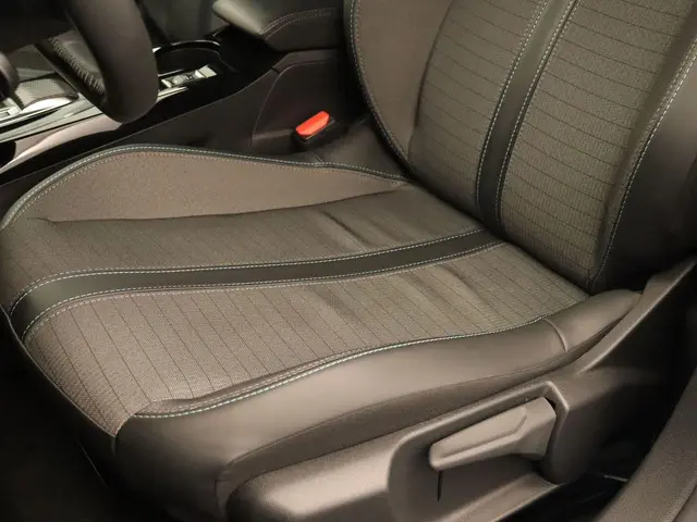 Peugeot e-208 EV Allure Pack 50 kWh 2022 Elektrisch 40