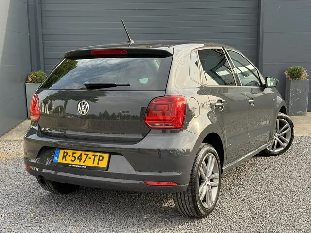 Volkswagen Polo 1.2 TSI Comfortline 2015 Benzine 4