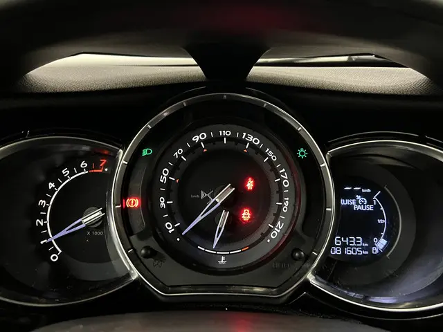 DS DS 3 1.2 PureTech Performance Line 2018 Benzine 7