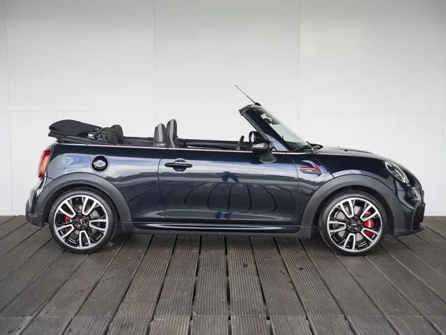MINI Cooper Cabrio 3