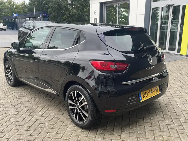 Renault Clio 0.9 TCe Limited 2017 Benzine 6