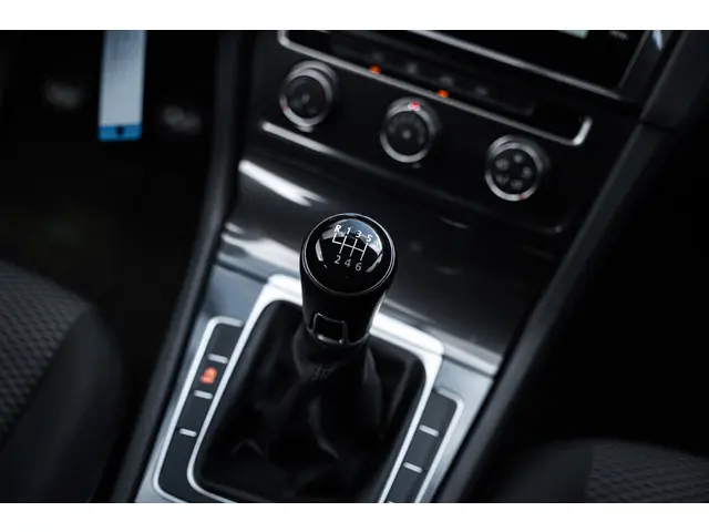 Volkswagen Golf 1.0 TSI Trendline 2017 Benzine 21