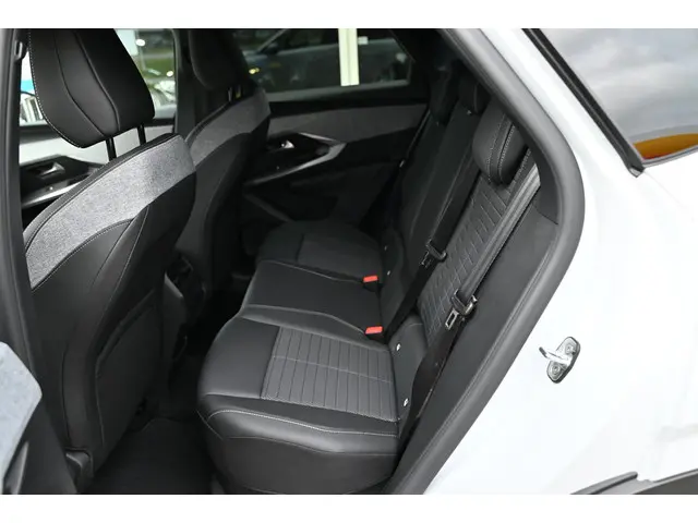 Peugeot 3008 1.2 Hybrid 136 Allure 2024 Hybride Benzine 17