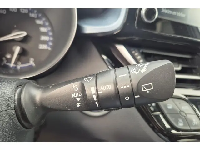 Toyota C-HR 1.8 Hybrid Dynamic 2021 Hybride Benzine 25