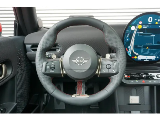MINI 3-Deurs C 2024 Benzine 32