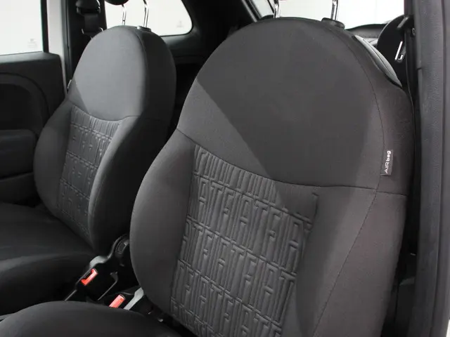 Fiat 500 1.0 Hybrid Dolcevita 2024 Benzine 10