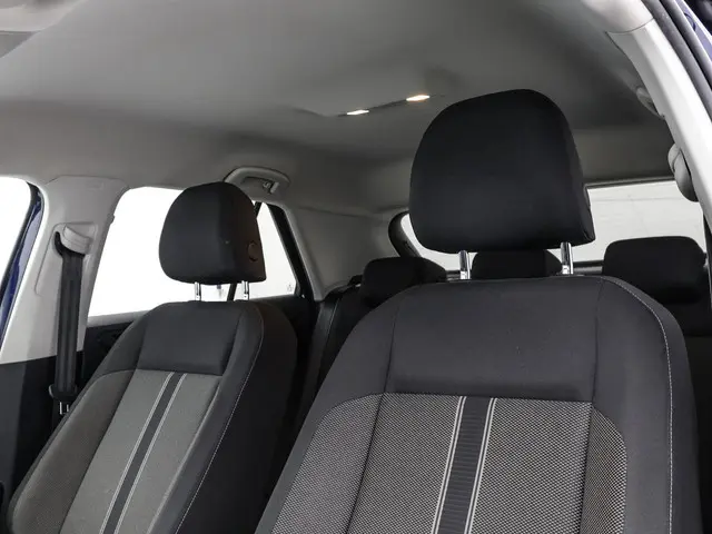 Volkswagen T-Roc 1.5 TSI 150PK Style 2020 Benzine 4