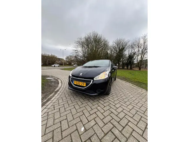 Peugeot 208 1.2 VTi Access / Airco / 140.000 km 2013 Benzine 4
