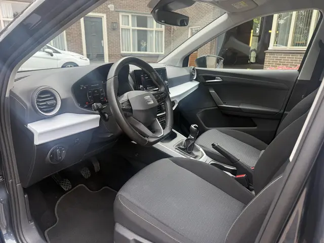 SEAT Arona 1.0 TSI Xperience 2023 Benzine 2