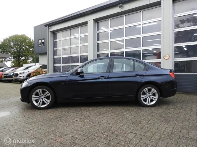BMW 3 Serie 316i Executive Sport 2013 Benzine 5