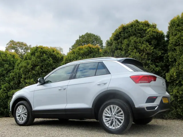 Volkswagen T-Roc 1.0 TSI Style *Navi*ECC* 2018 Benzine 4