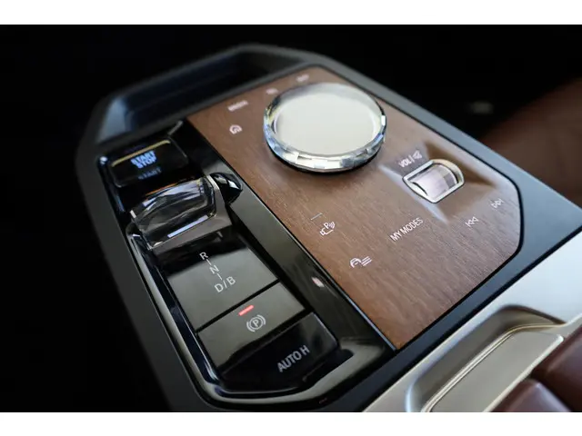 BMW iX xDrive40 High Executive 77 kWh 2022 Elektrisch 22