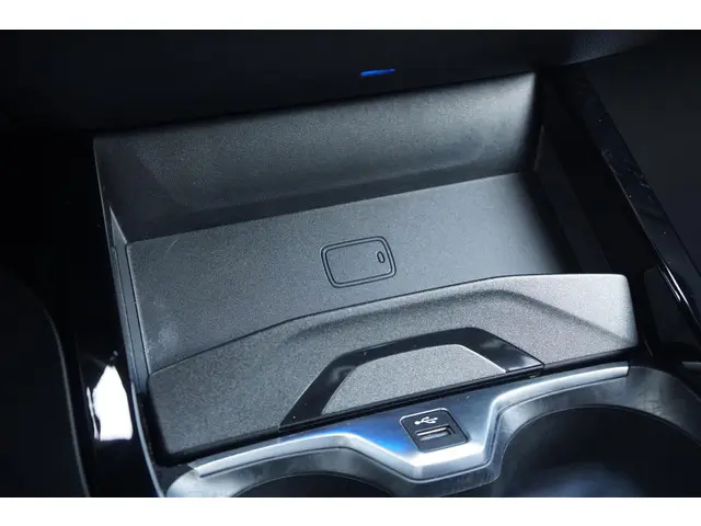 BMW 1 Serie 118i Executive Edition 2020 Benzine 44