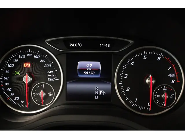 Mercedes-Benz B-Klasse 180 Ambition 2018 Benzine 21
