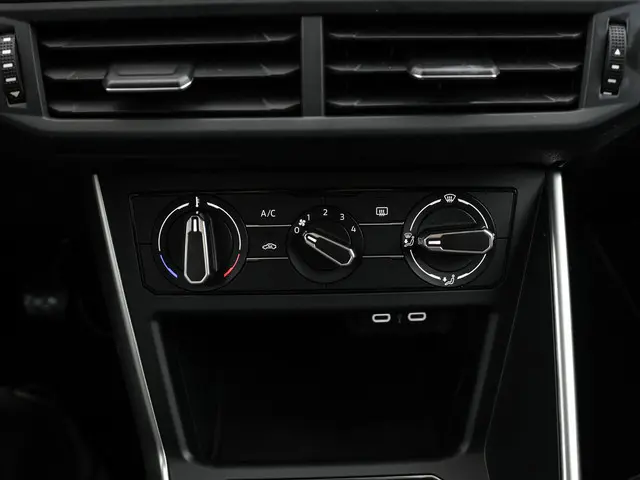 Volkswagen Polo 1.0 TSI 95pk Life 2023 Benzine 9