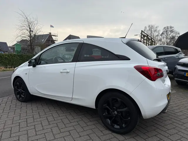 Opel Corsa 1.4 Black Edition RIJKLAARPRIJS! 2019 Benzine 7