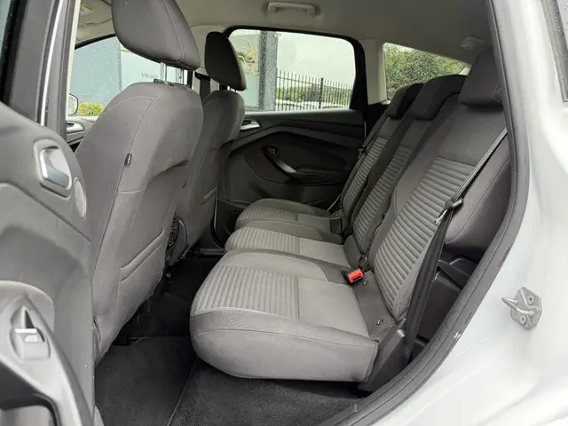 Ford C-MAX 1.0 Titanium 2015 Benzine 9