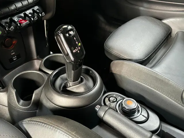 MINI Cooper Mini 1.5 Chili 2021 Benzine 24