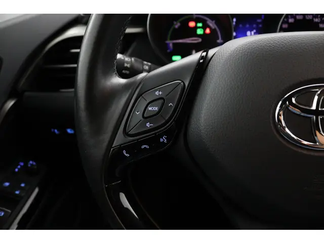 Toyota C-HR 1.8 Hybrid Active 2019 Hybride Benzine 25