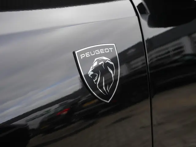 Peugeot e-5008 GT Avantage 73 kWh 2025 Elektrisch 52