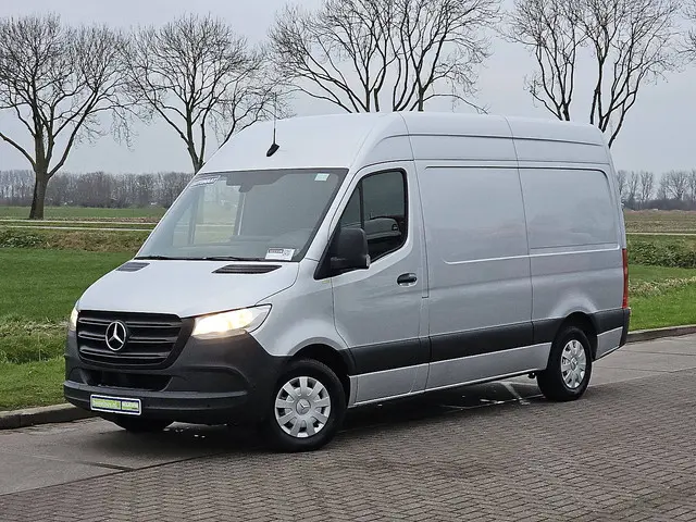 Mercedes-Benz Sprinter 2