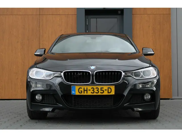 BMW 3 Serie 316i M-Sport | Xenon | Navi prof. 2015 Benzine 12