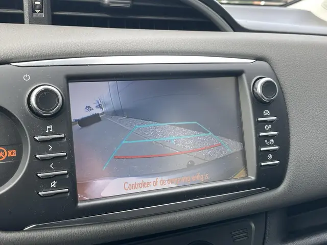 Toyota Yaris 1.0 VVT-i Energy 2018 Benzine 17