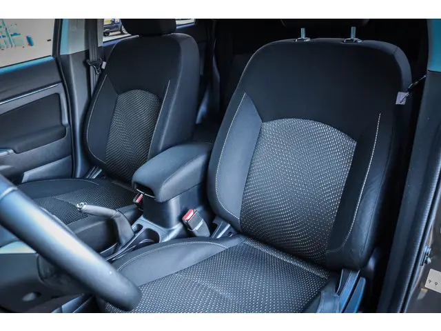 Mitsubishi ASX 1.6 Cleartec Invite+ 2015 Benzine 11