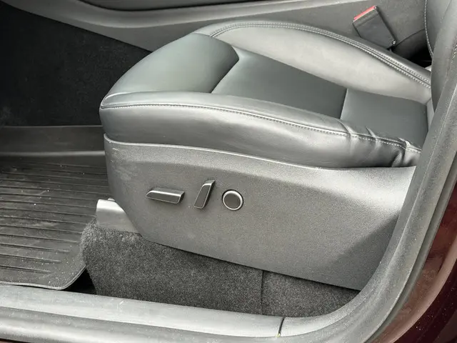 Tesla Model Y Long Range AWD 75 kWh 2023 Elektrisch 7