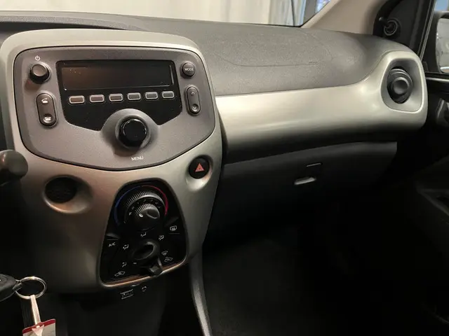 Peugeot 108 1.0 e-VTi Active AIRCO! 2017 Benzine 16