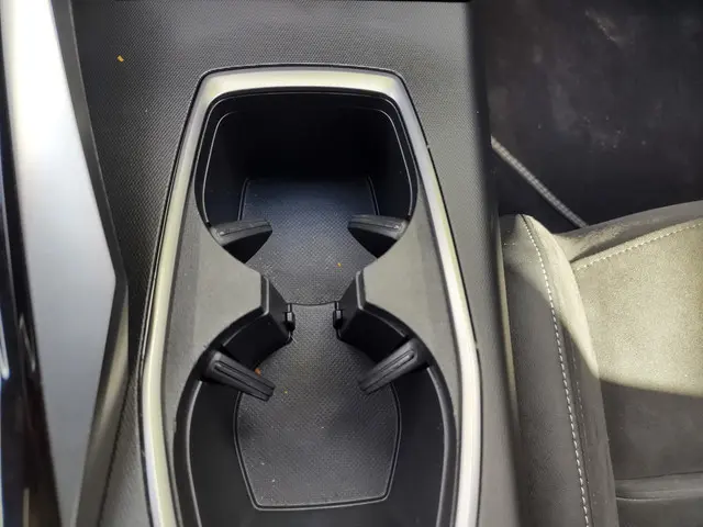 Peugeot 3008 1.2 Hybrid 136 GT 2024 Hybride Benzine 25