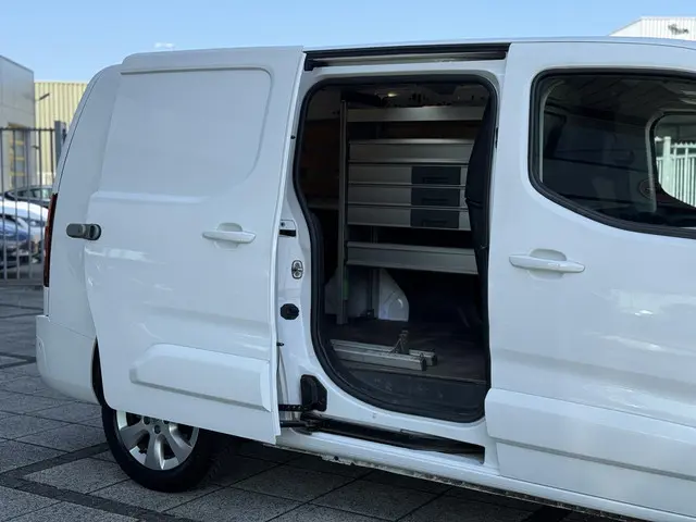 Opel Combo 1.5D L2H1 Innovation 2020 Diesel 14