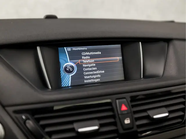 BMW X1 sDrive20i High Executive 2015 Benzine 25