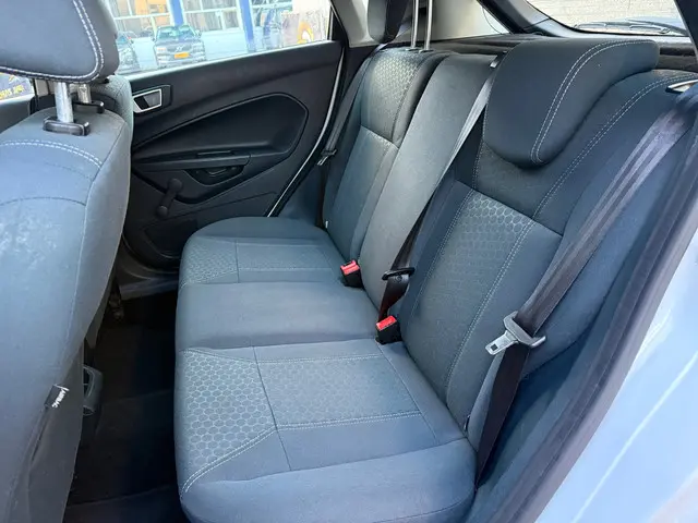 Ford Fiesta 1.25 Titanium 2013 Benzine 23