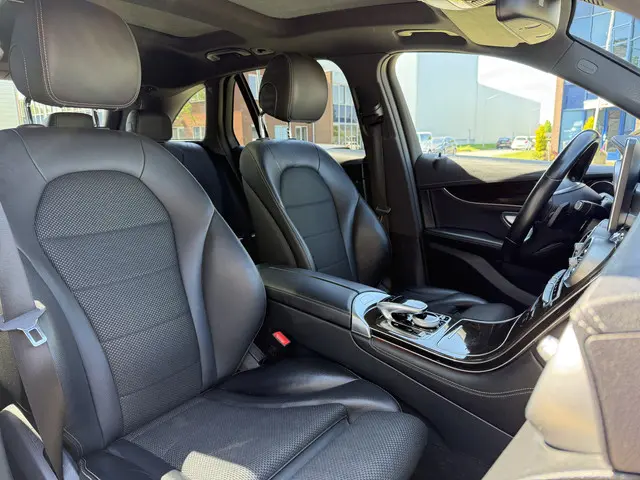 Mercedes-Benz GLC 250 4MATIC Prestige 2015 Benzine 18