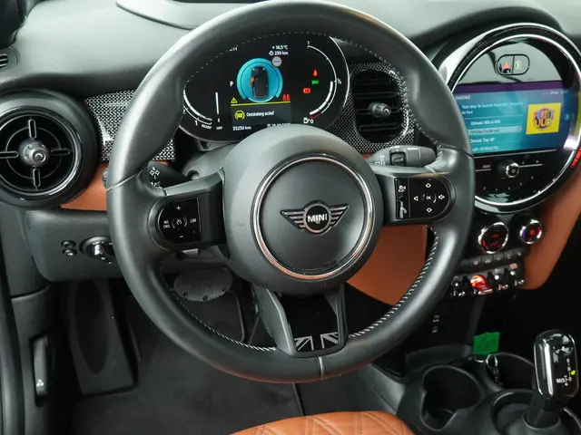 MINI Cooper Cabrio MINI Yours 2022 Benzine 2