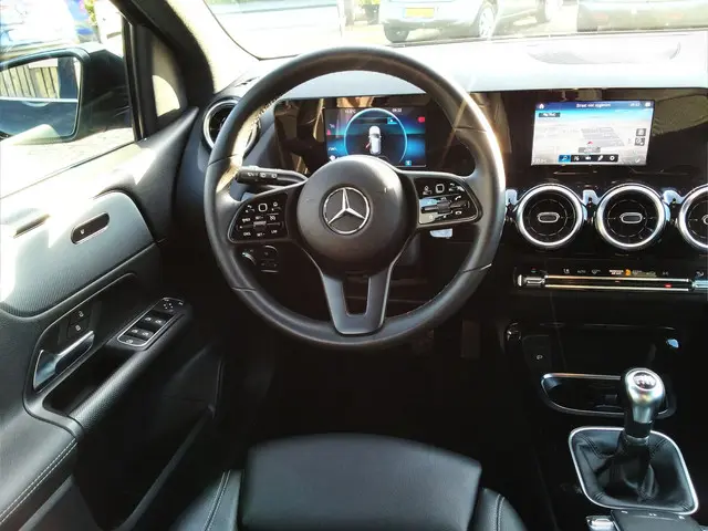 Mercedes-Benz B-Klasse 180 Premium Plus 2019 Benzine 15