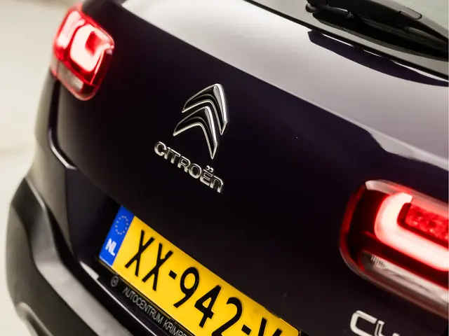 Citroën C4 Cactus 1.2 PureTech Shine 2018 Benzine 27