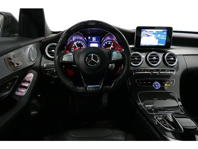 Mercedes-Benz C-Klasse 180 AMG Line 2018 Benzine 22