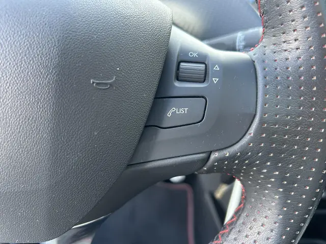 Peugeot 2008 1.2 PureTech GT-Line 2019 Benzine 12