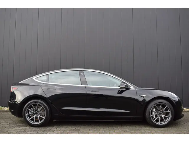 Tesla Model 3 Standard RWD Plus 60kWh 2020 Elektrisch 4
