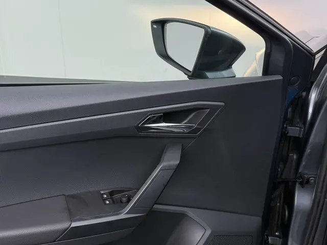 SEAT Ibiza 1.0 TSI FR Business Intense 2018 Benzine 15